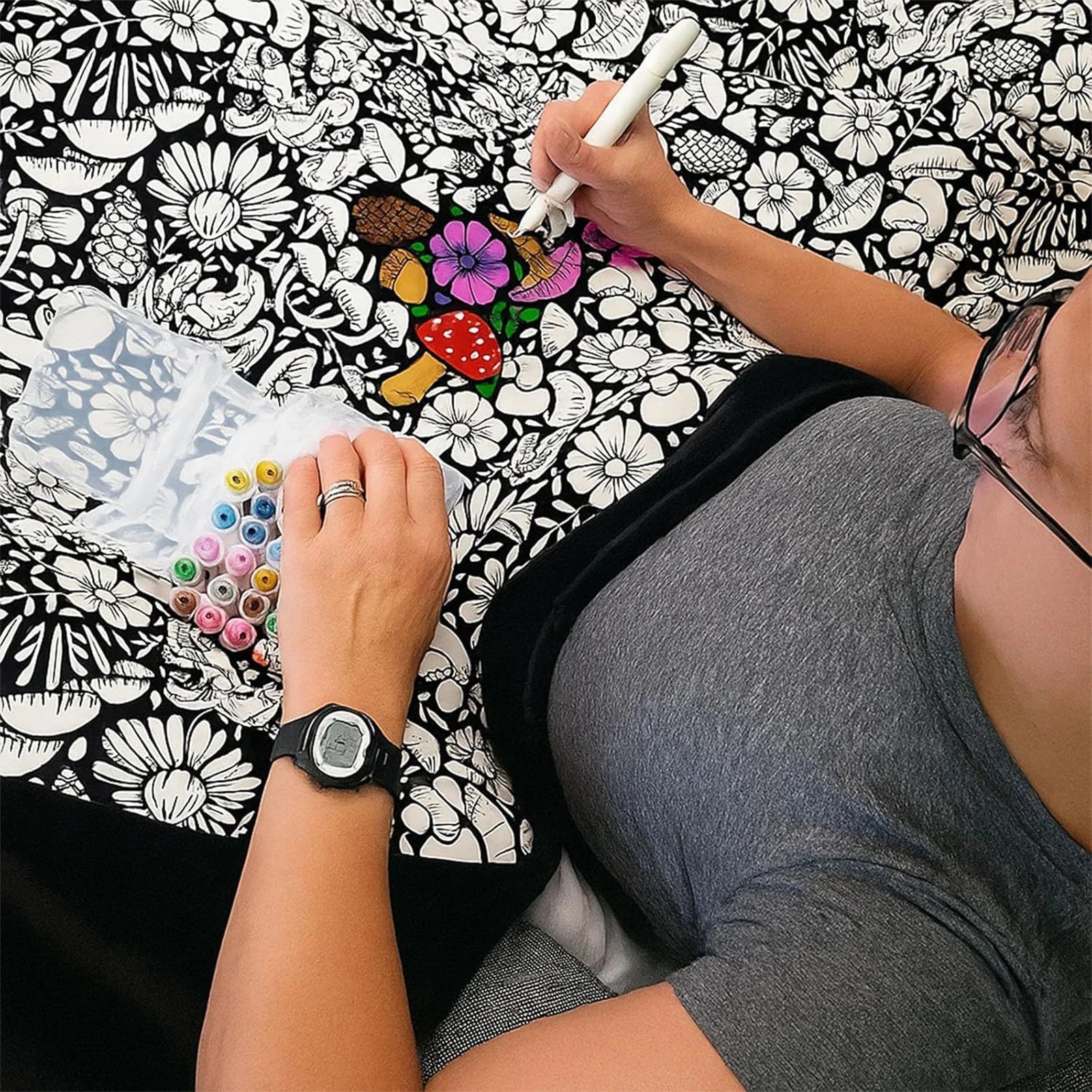 Unleash Your Creativity with the DIY Coloring Blanket Set - Complete with Markers for Fun and Personalization!